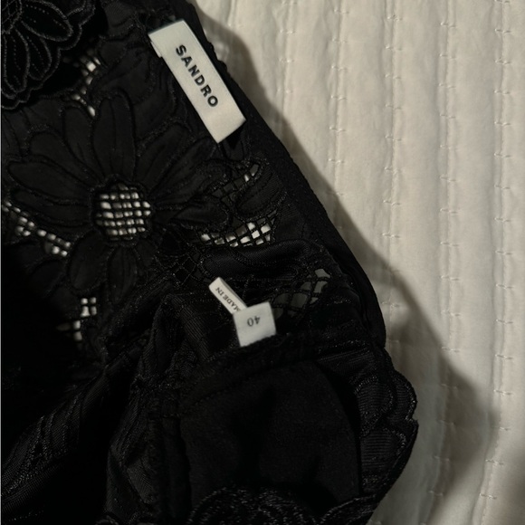 Sandro Ellen Velvet Scallop Maxi Black Noir Floral
Black Dress size 40/10 NWOT - Picture 12 of 16